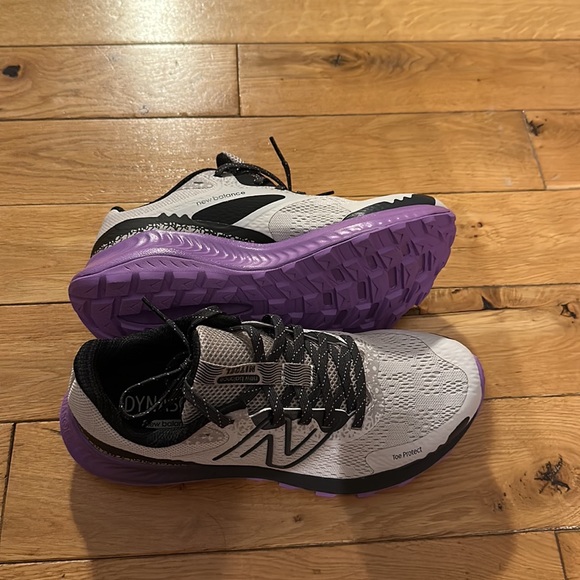 New Balance White and Purple Sneakers - Picture 4 of 5